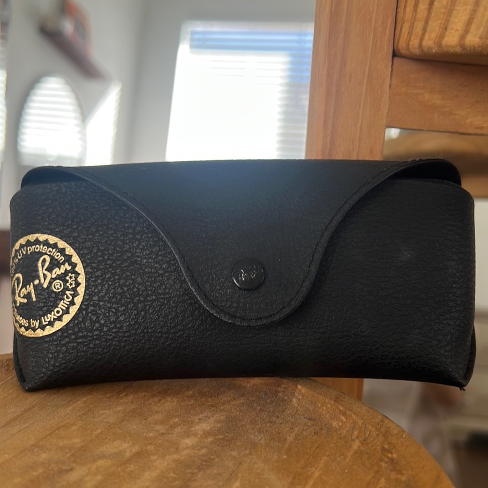 Ray an glasses case